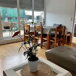  Apartment Dachgeschosswohnung Mit Kostenlosem Parkplatz Und Internet!
