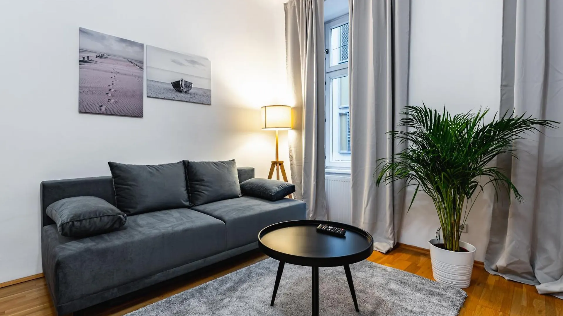 Spacious 3-Room Apt. 15 Min To The City Center Vídeň