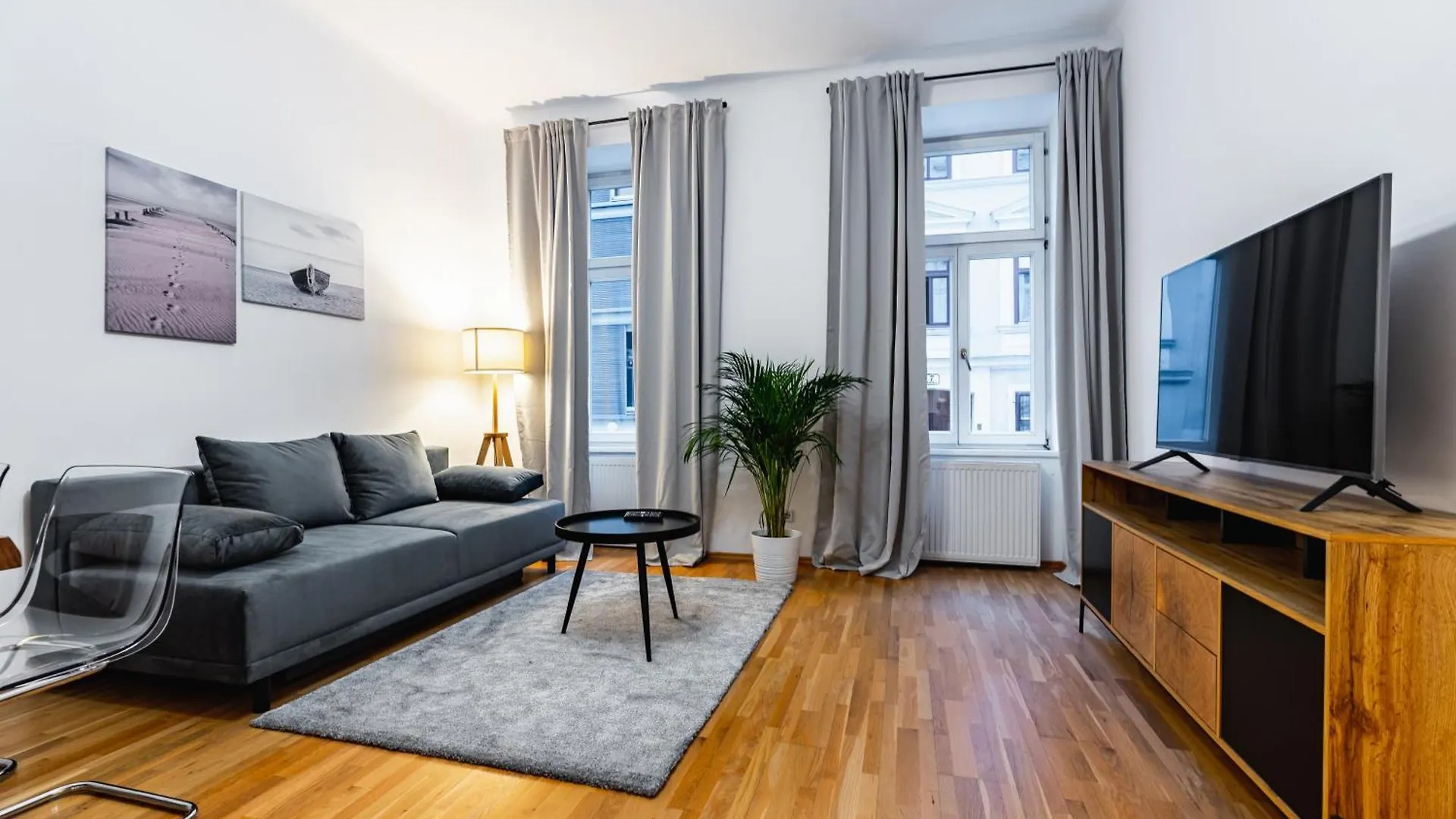 Spacious 3-Room Apt. 15 Min To The City Center Vídeň