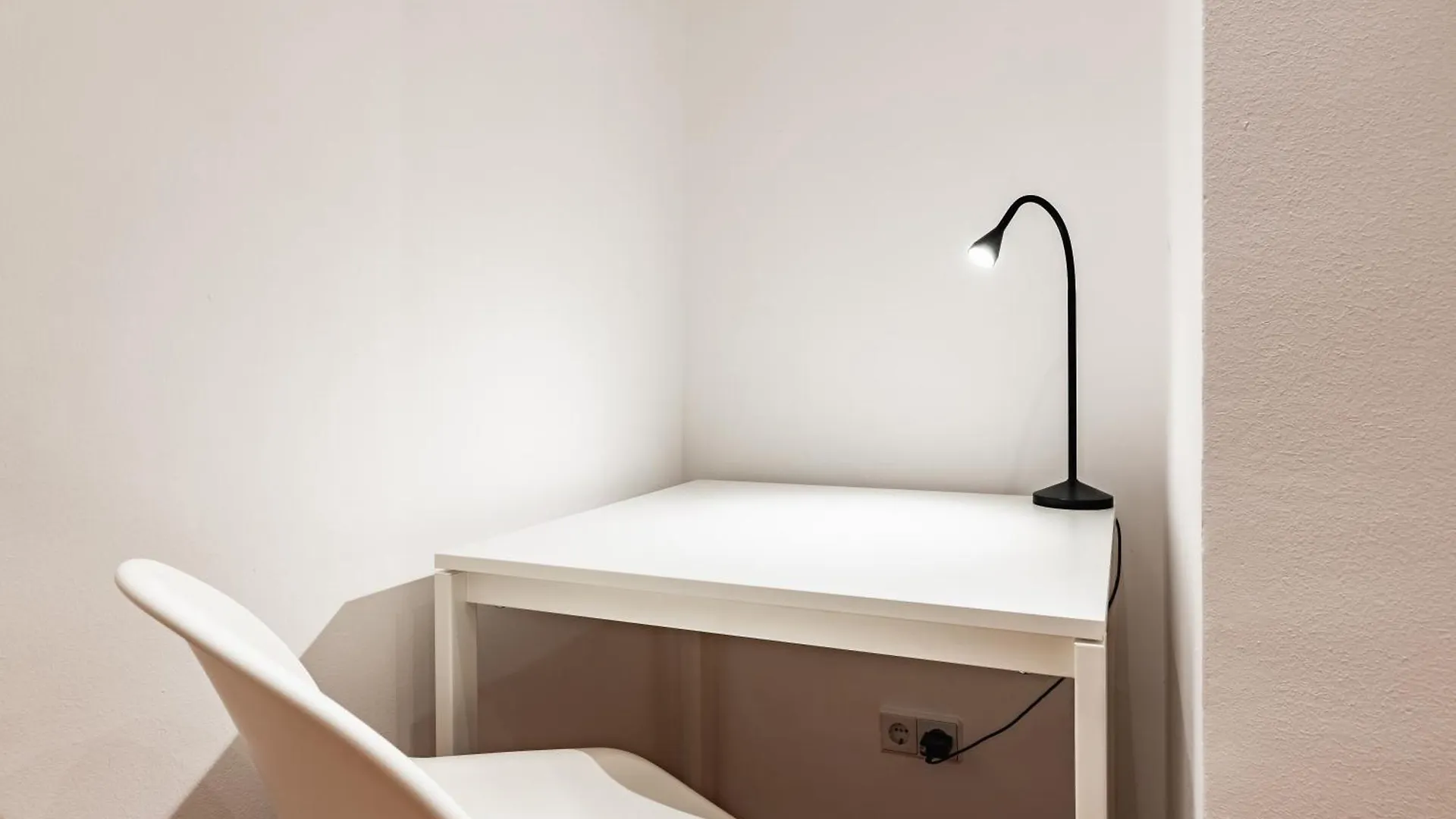 Spacious 3-Room Apt. 15 Min To The City Center Wien Apartment